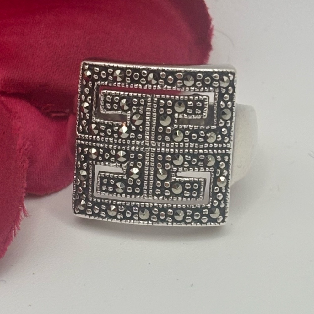 Marcasite 925 Ring - Picture 2 of 5